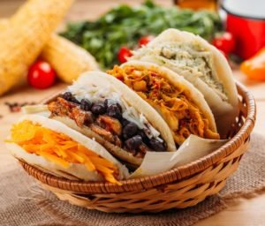 Arepa Dominó – La Uchireña